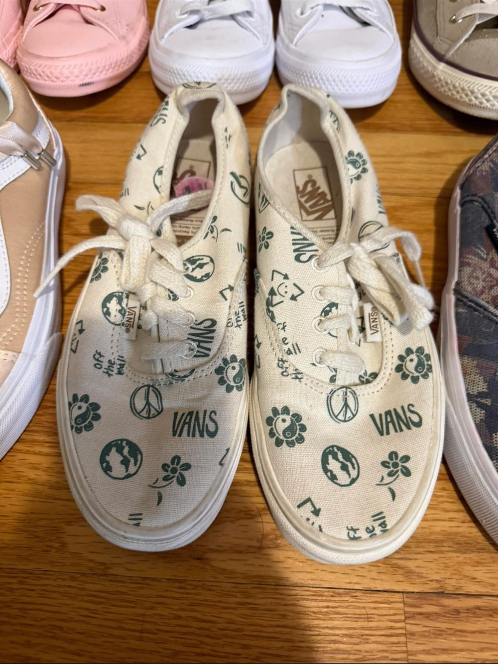 Vans Kids Canvas Sneakers in Cream with Green Print